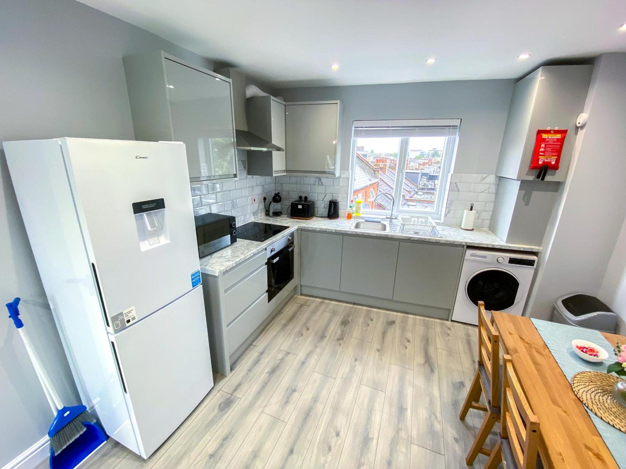 Large 1-Bedroom Flat, 5 Guest, London - F4 מראה חיצוני תמונה