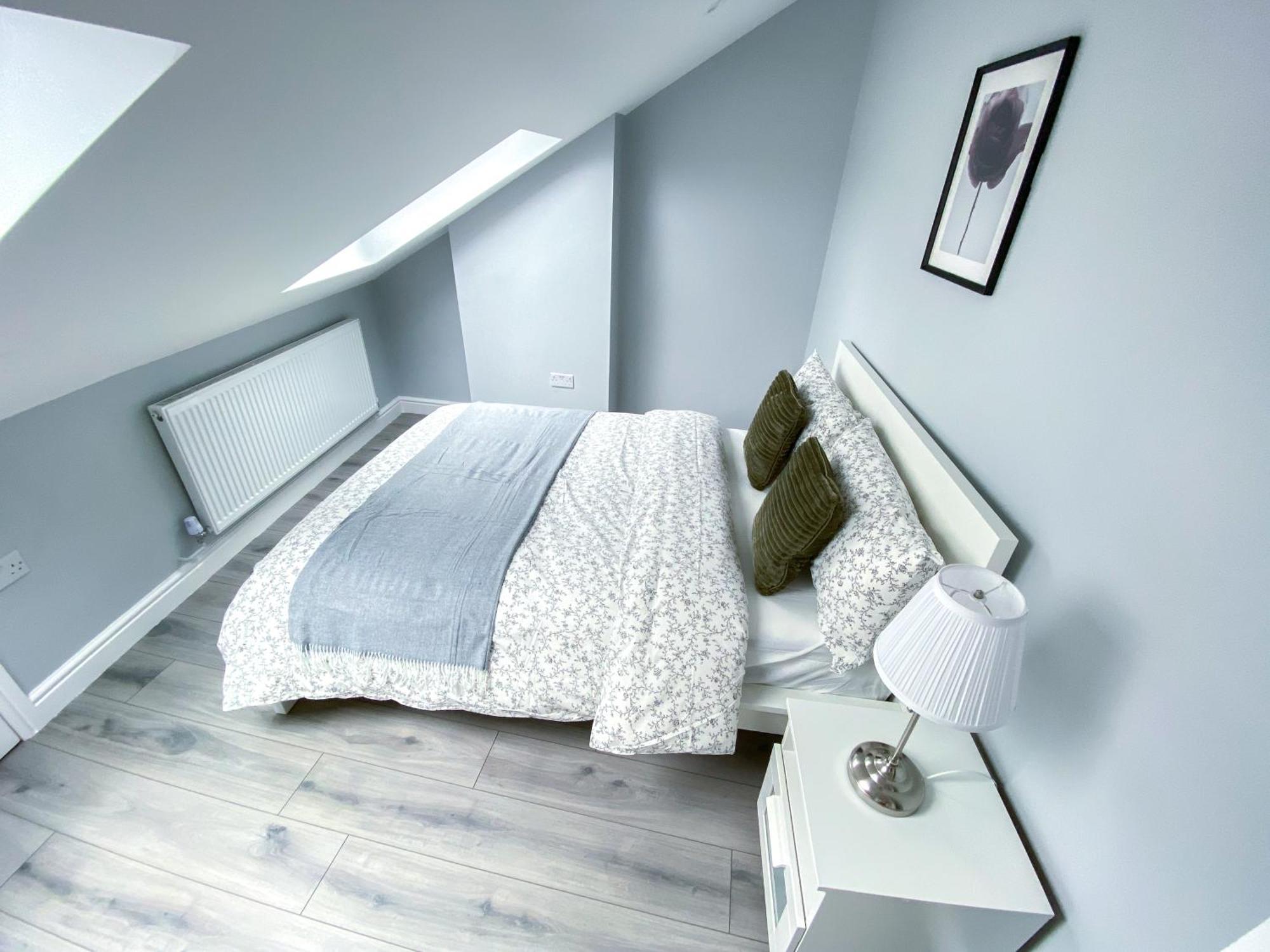 Large 1-Bedroom Flat, 5 Guest, London - F4 מראה חיצוני תמונה